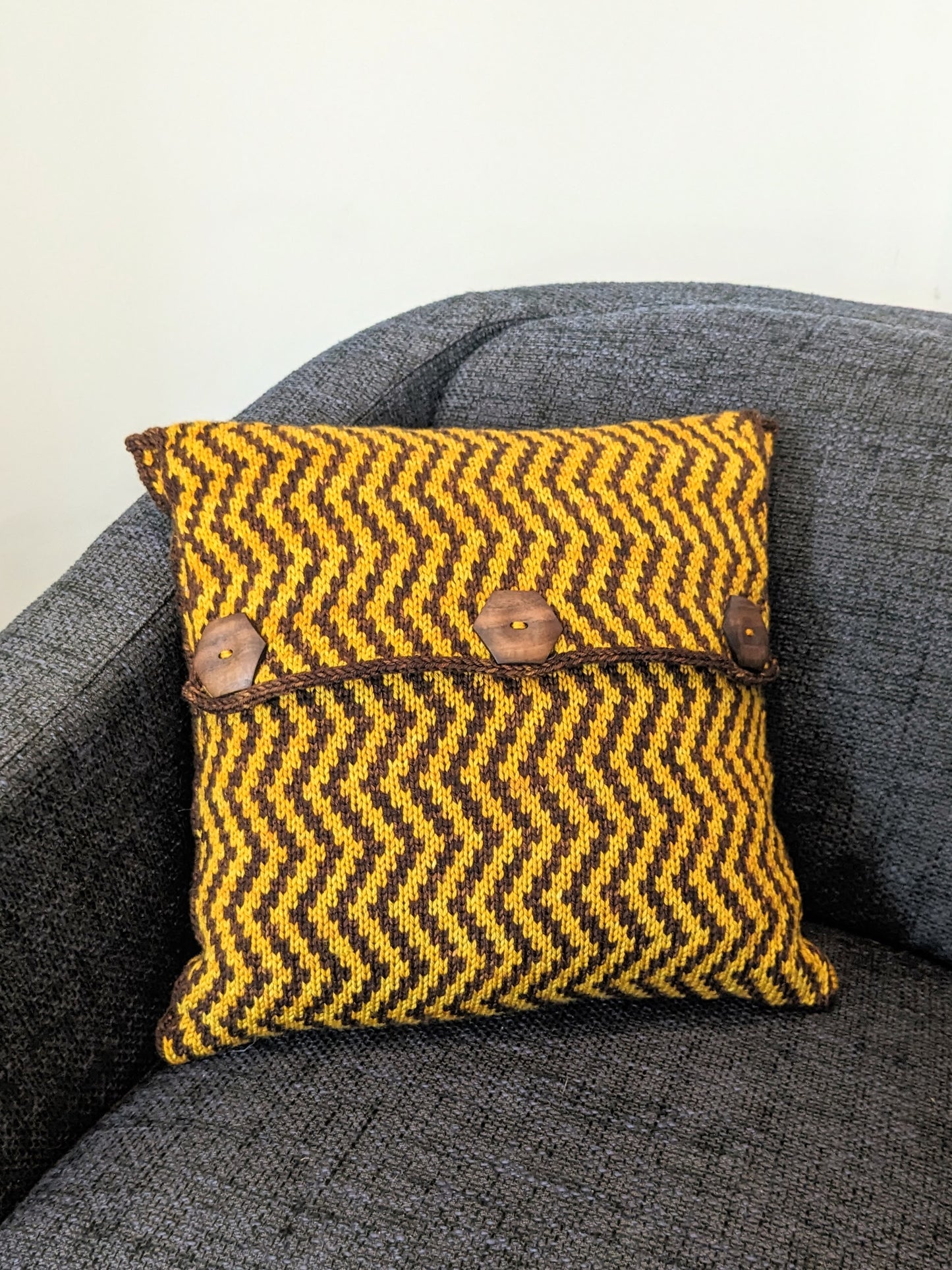 Serpentine Pillow Kit (Yarn + Pattern + Optional Buttons)