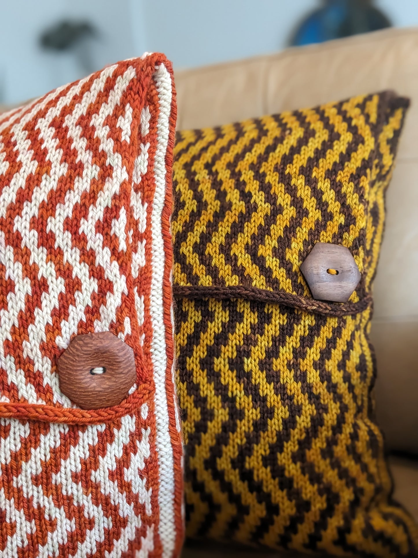 Serpentine Pillow Kit (Yarn + Pattern + Optional Buttons)