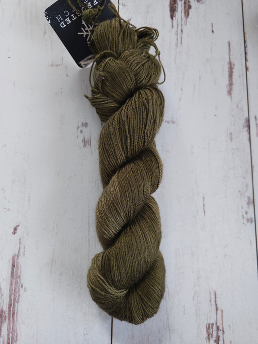 The Warden (Cool Camel Silk)