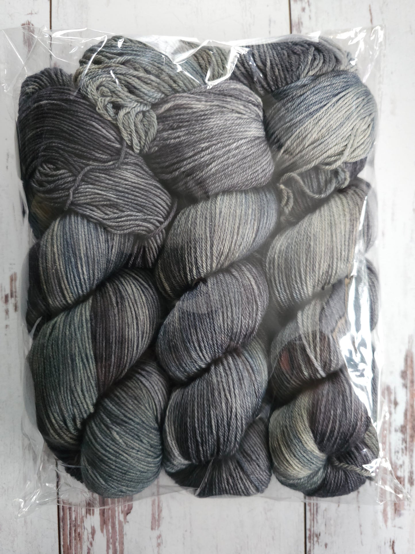 Flakes 115 (Fingering/Sport/DK - Abnormal Bases)