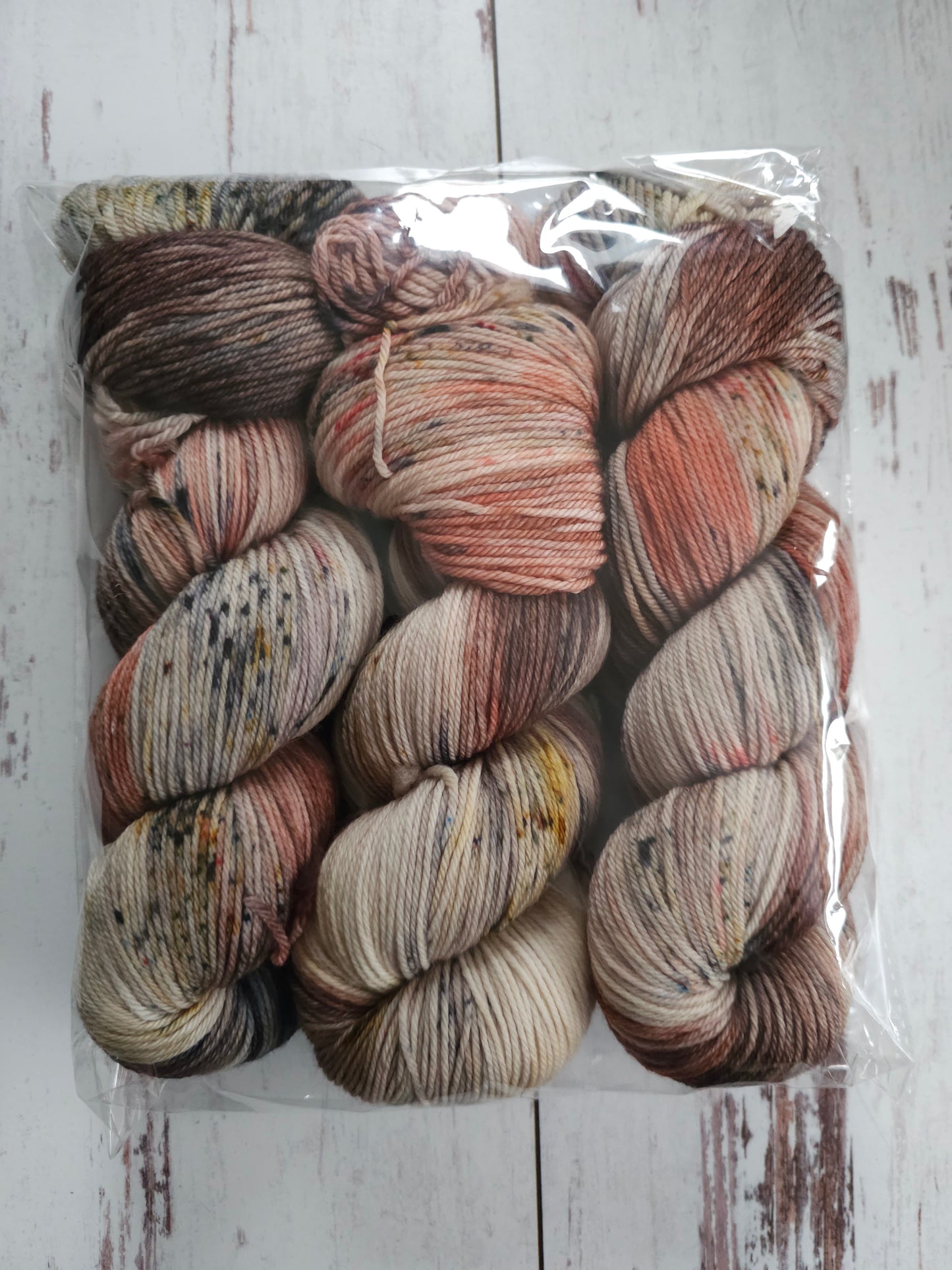 Flakes 115 (Fingering/Sport/DK - Abnormal Bases)