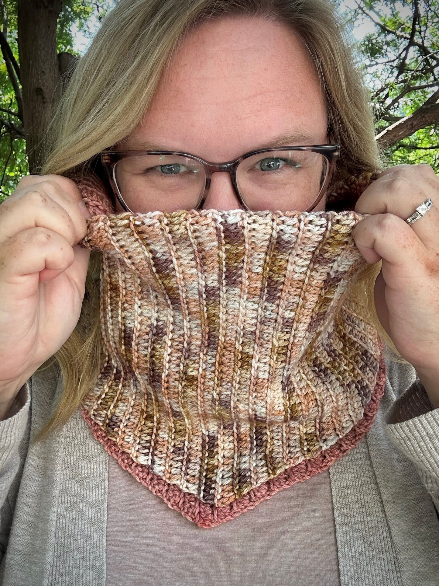 Flipside Bandana Cowl Kit (Yarn + Pattern)